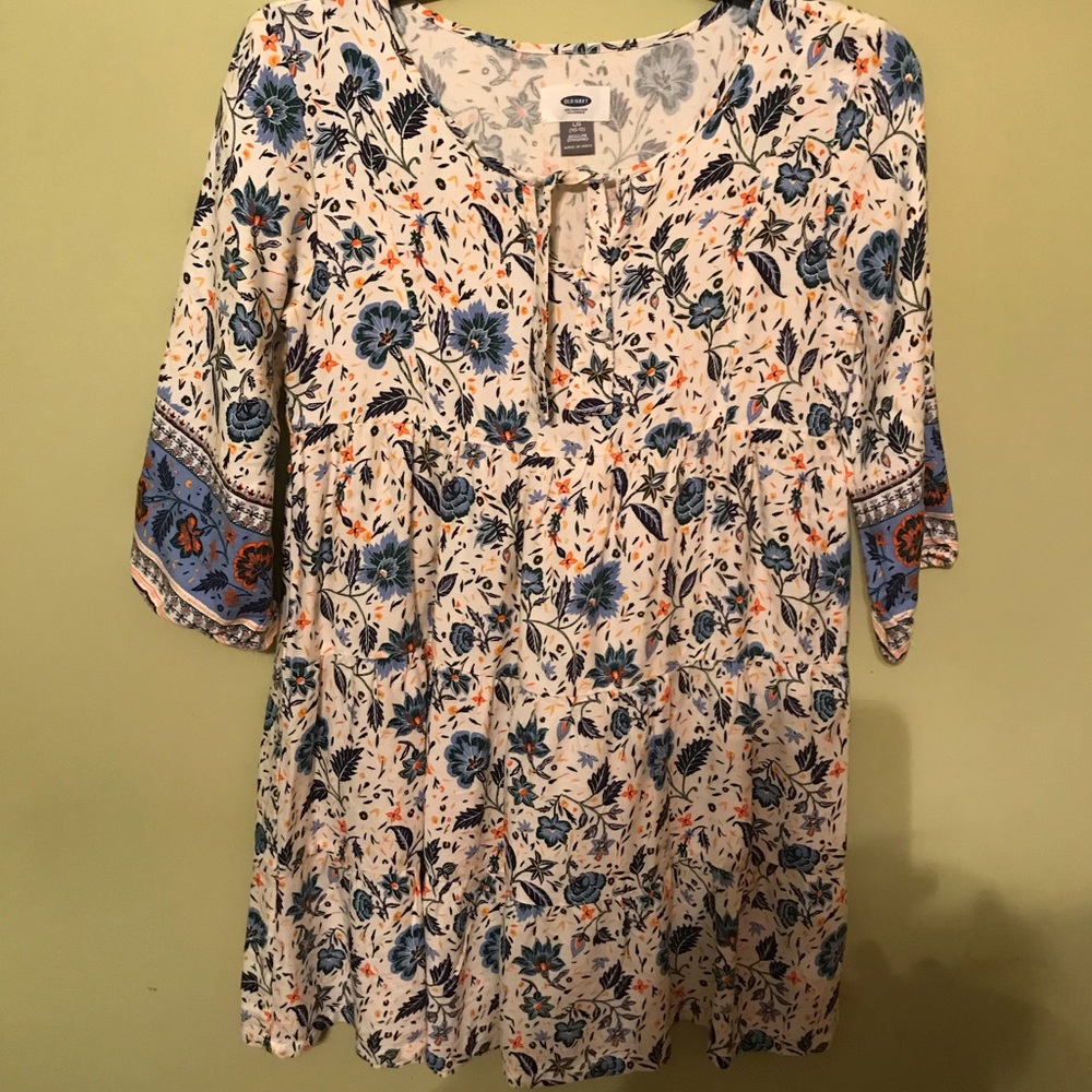Girls dress.